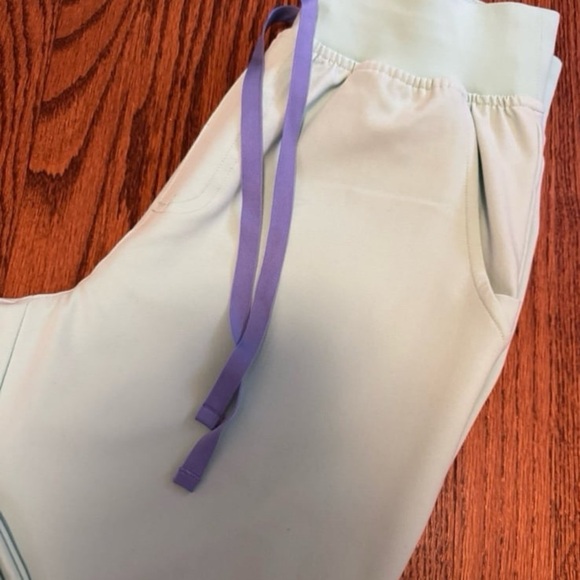 Figs Scrub Set - Picture 10 of 10